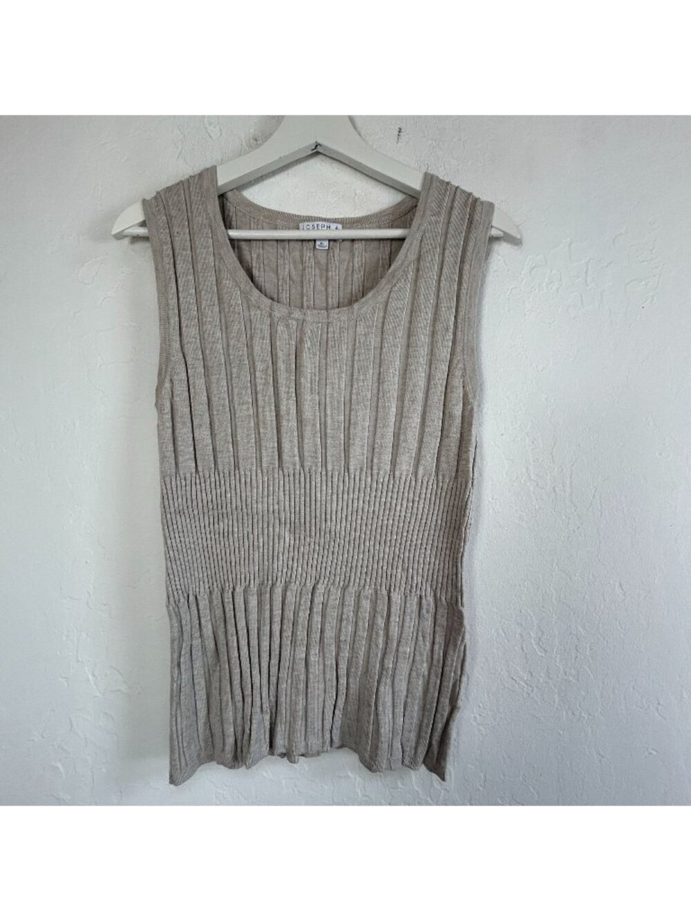 Joseph A. Women’s Beige Ribbed Knit Sleeveless Top XL Scoop Neck Pullover Casual